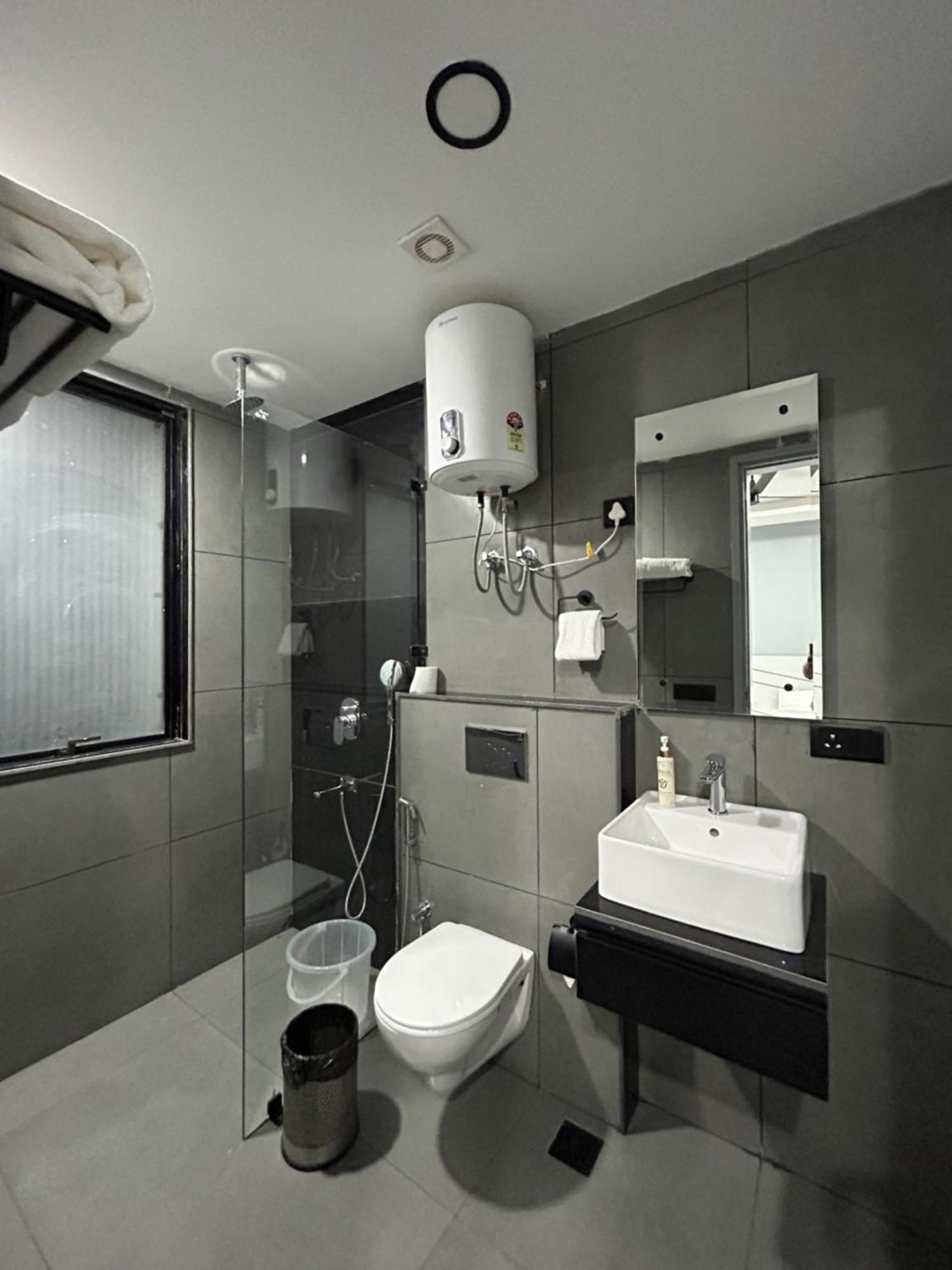 Bedchambers Serviced Apartment, Golf Course, גורגאון מראה חיצוני תמונה