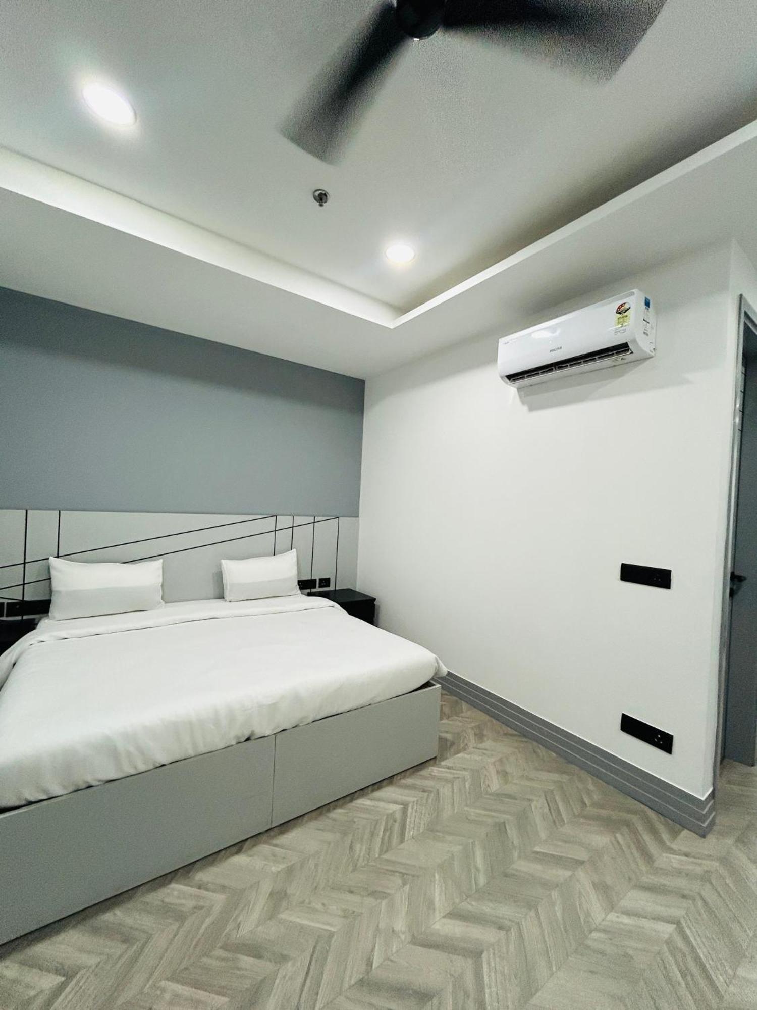 Bedchambers Serviced Apartment, Golf Course, גורגאון מראה חיצוני תמונה