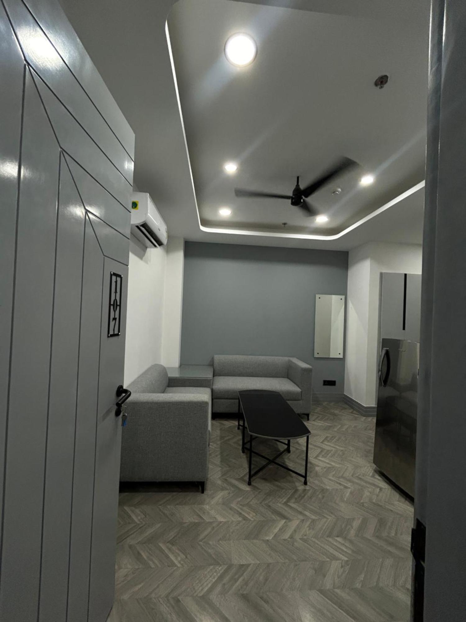 Bedchambers Serviced Apartment, Golf Course, גורגאון מראה חיצוני תמונה