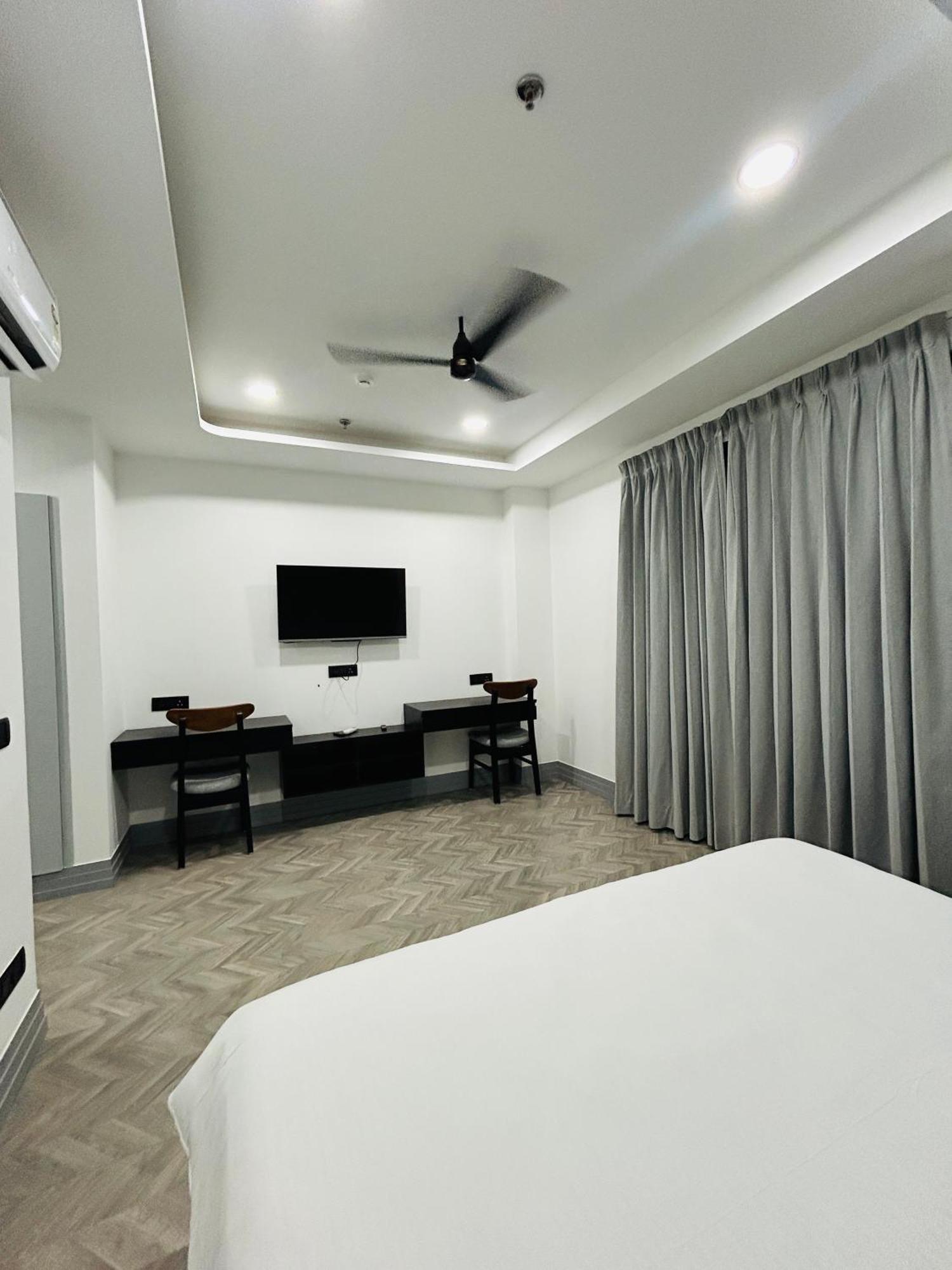 Bedchambers Serviced Apartment, Golf Course, גורגאון מראה חיצוני תמונה