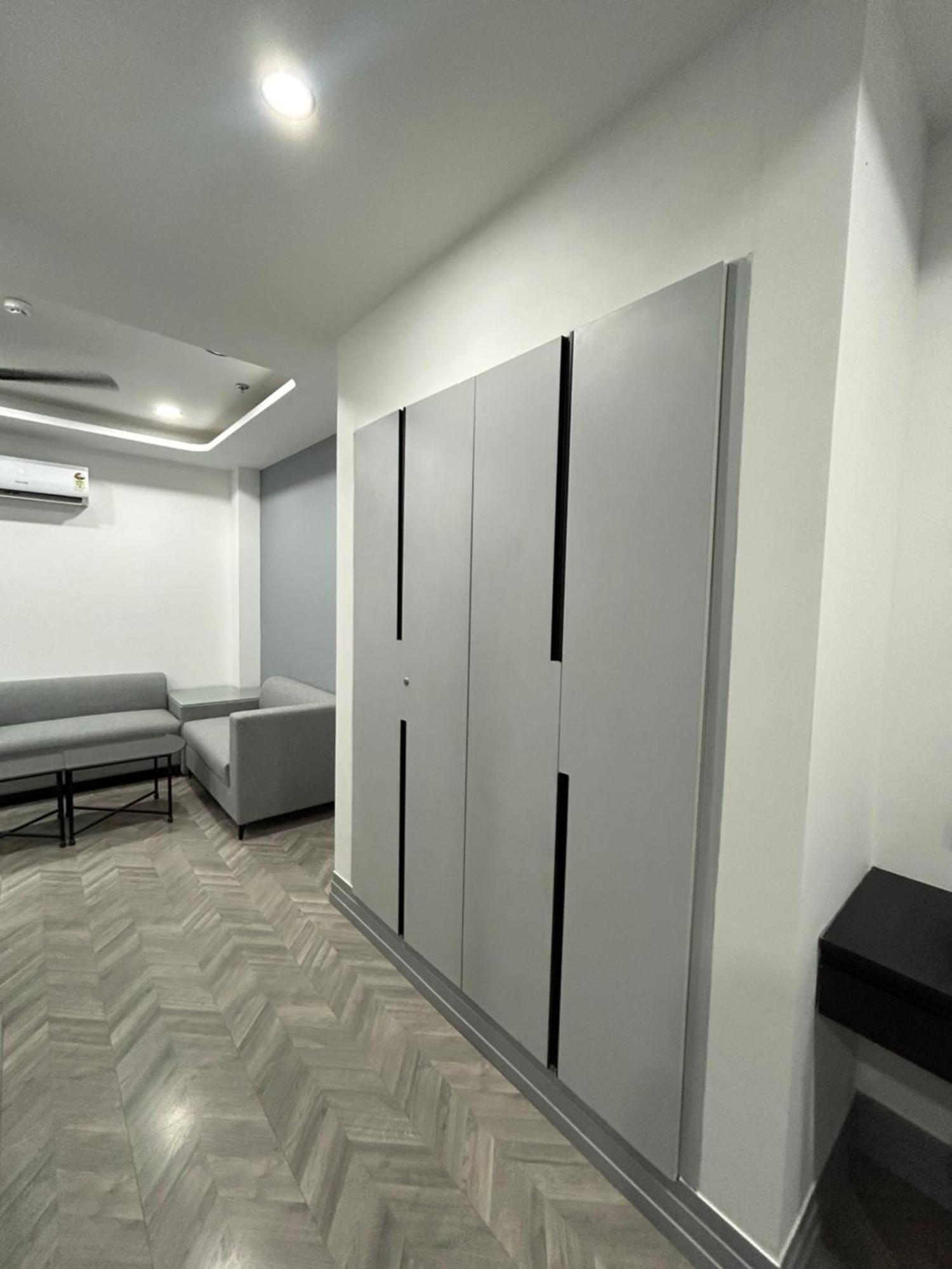 Bedchambers Serviced Apartment, Golf Course, גורגאון מראה חיצוני תמונה