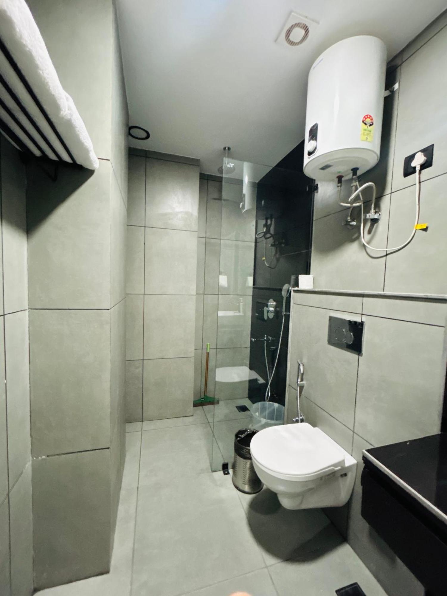 Bedchambers Serviced Apartment, Golf Course, גורגאון מראה חיצוני תמונה