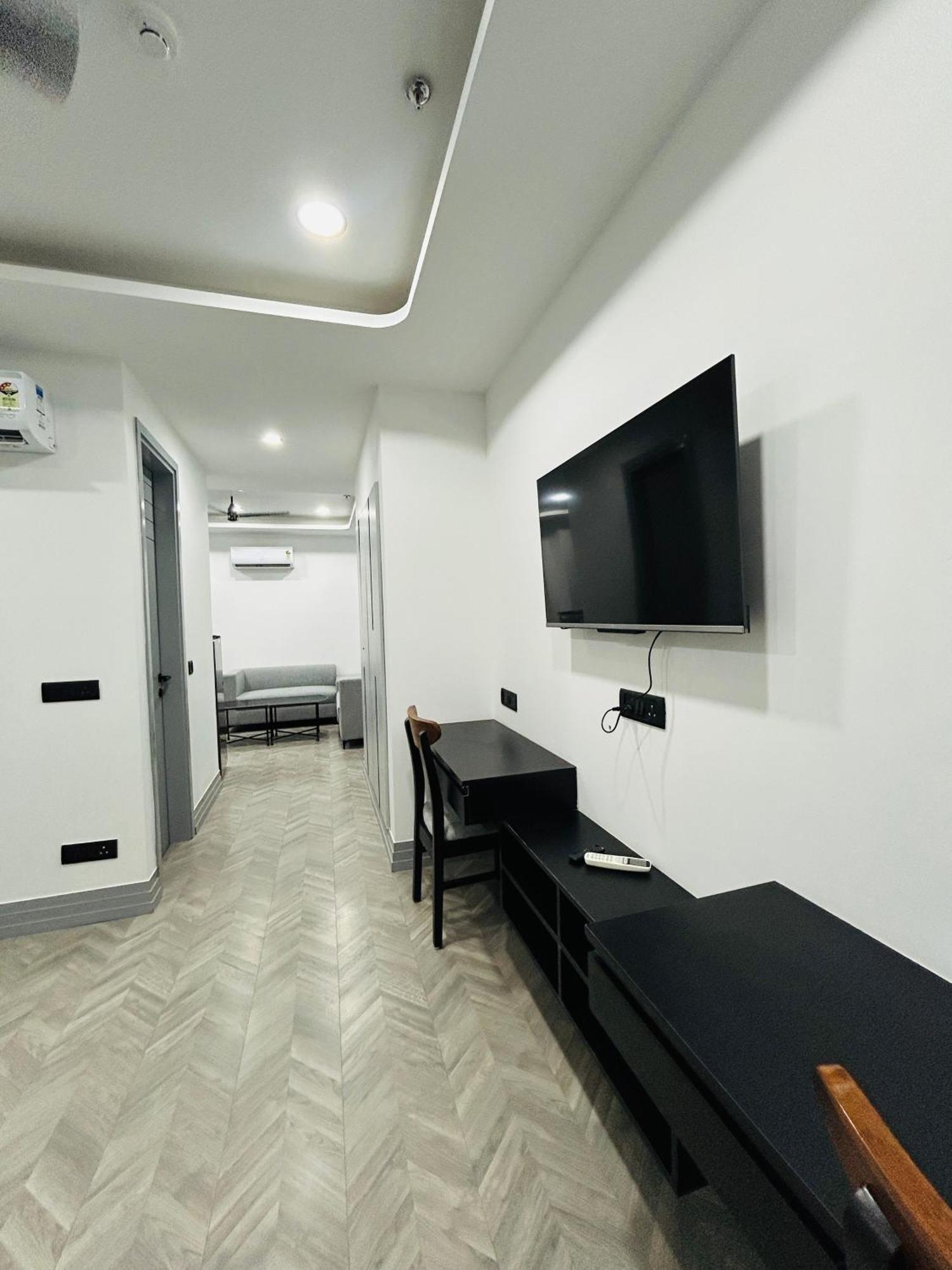 Bedchambers Serviced Apartment, Golf Course, גורגאון מראה חיצוני תמונה