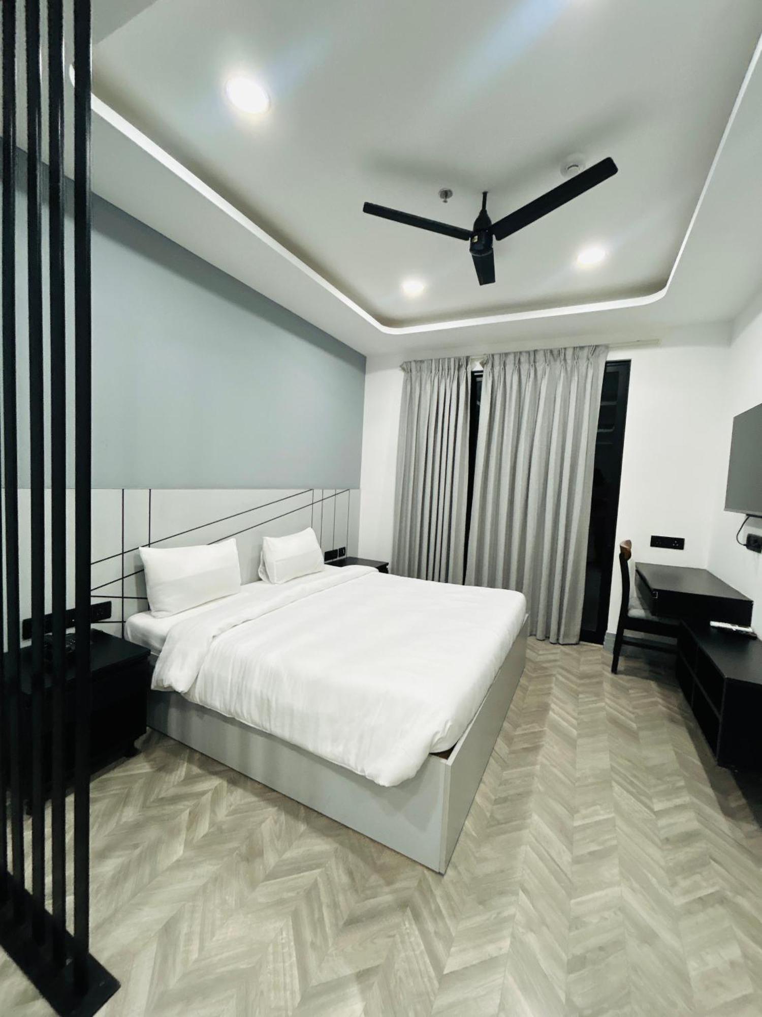 Bedchambers Serviced Apartment, Golf Course, גורגאון מראה חיצוני תמונה