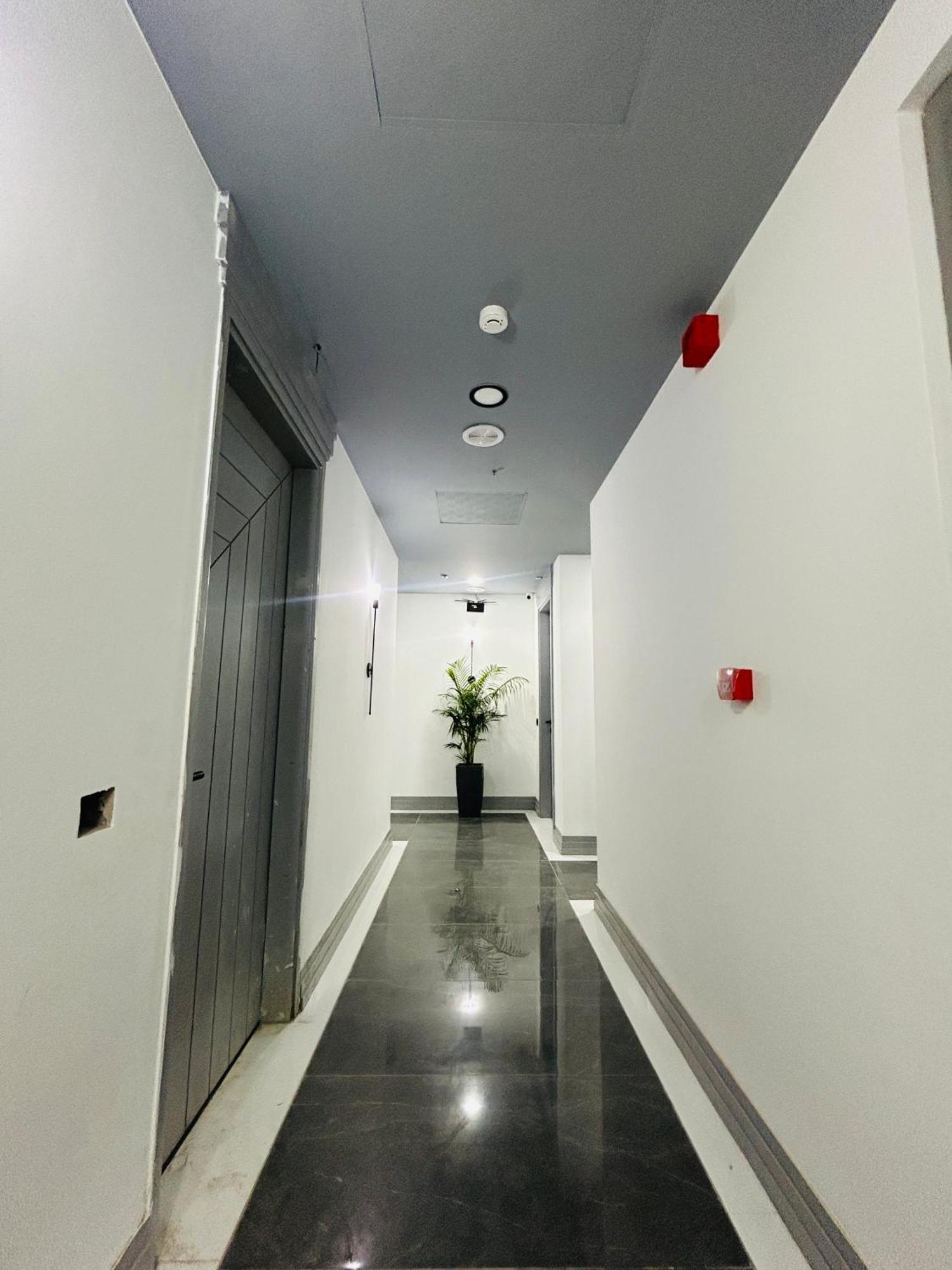 Bedchambers Serviced Apartment, Golf Course, גורגאון מראה חיצוני תמונה
