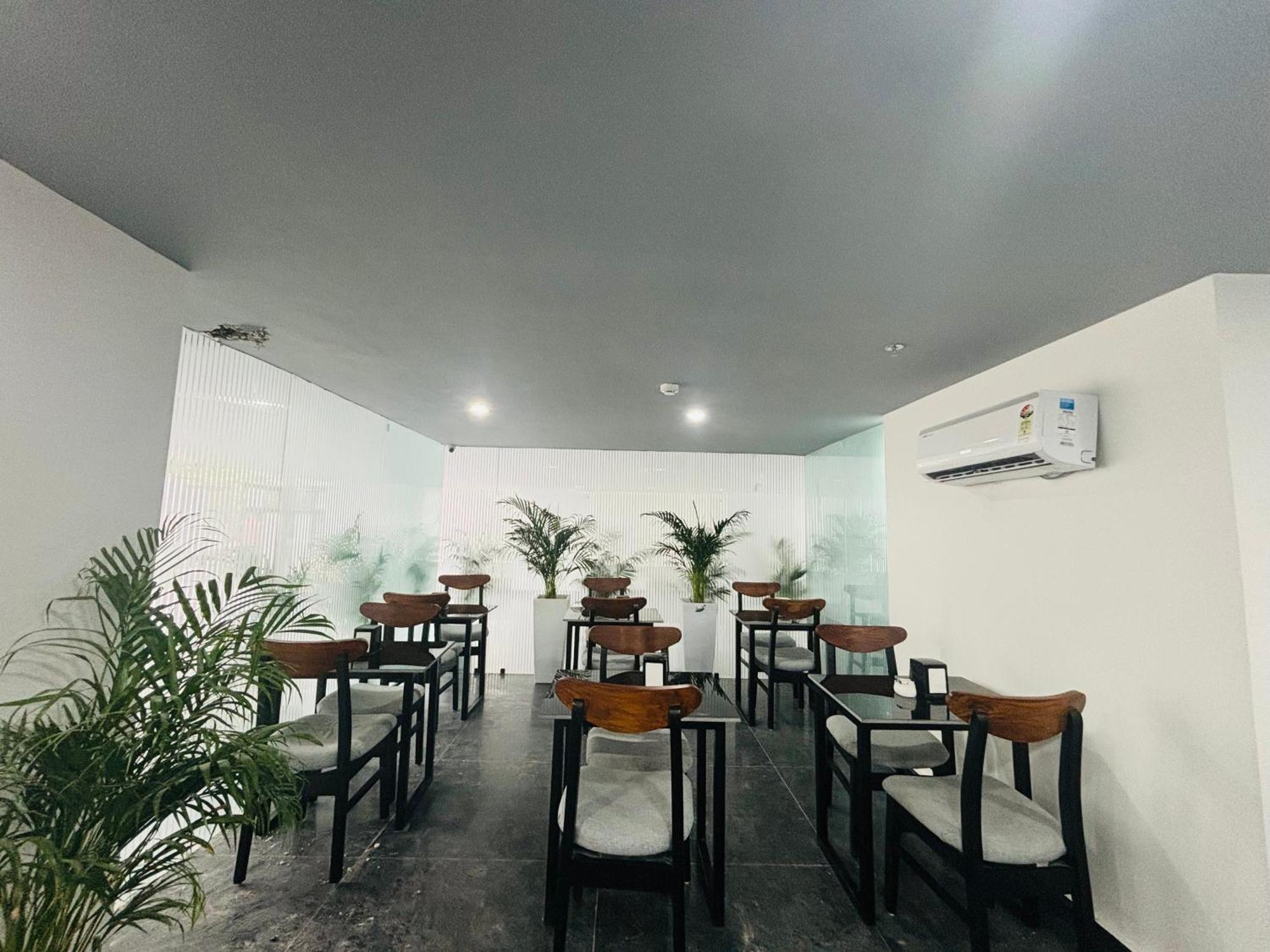 Bedchambers Serviced Apartment, Golf Course, גורגאון מראה חיצוני תמונה